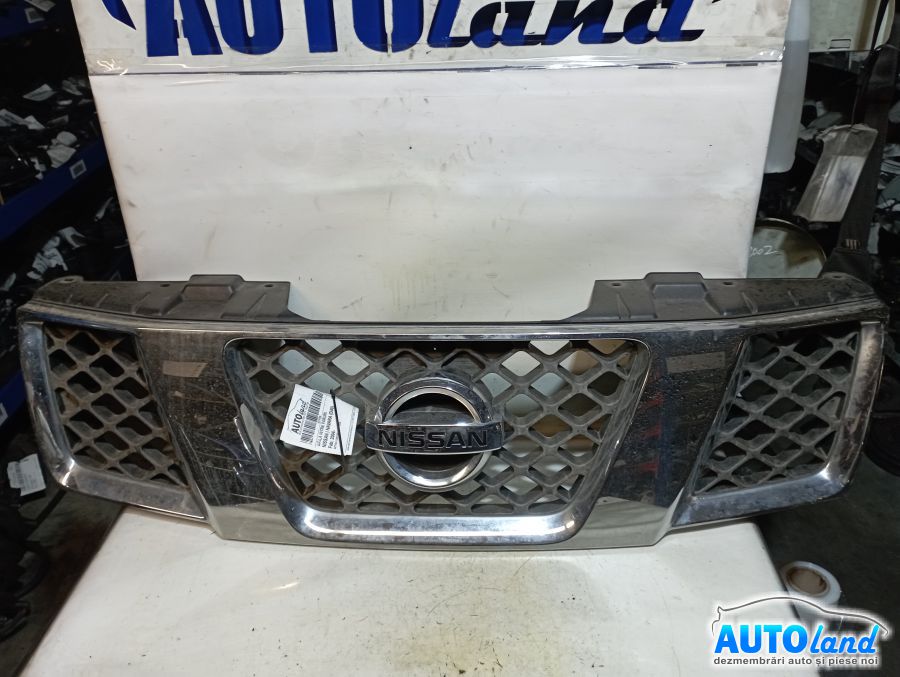 Grila Intre Faruri NISSAN NAVARA (D40) 2004-2025 Cod 2310EBXXX 