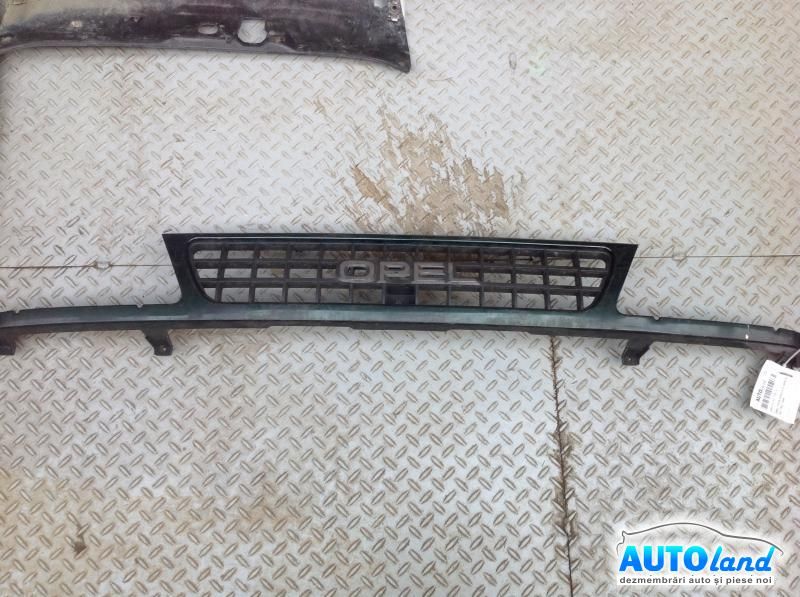 Grila Intre Faruri OPEL FRONTERA A (5_MWL4) 1992-1998