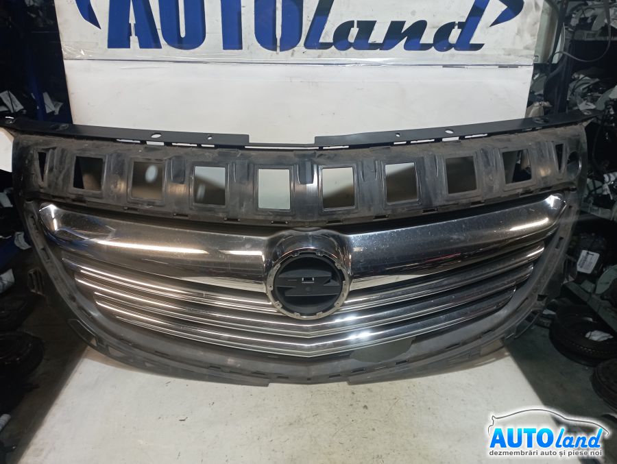 Grila Intre Faruri OPEL INSIGNIA 2008-2025 Cod 22895146 
