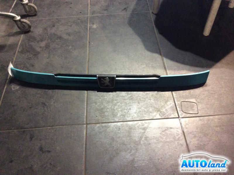 Grila Intre Faruri PEUGEOT BOXER bus (230P) 1994-2002