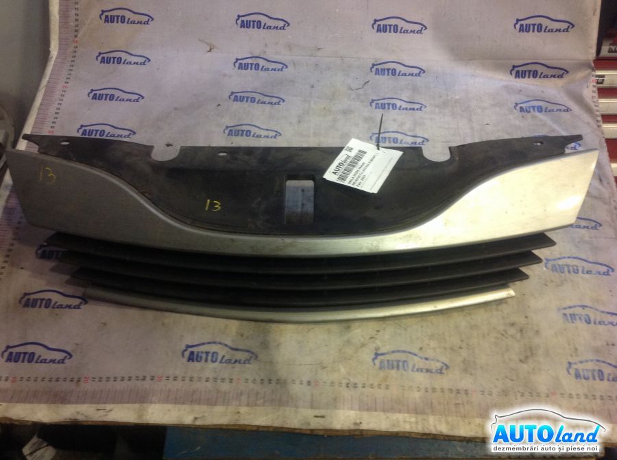 Grila Intre Faruri RENAULT LAGUNA II (BG0/1_) 2001-2025 Cod 820012581 