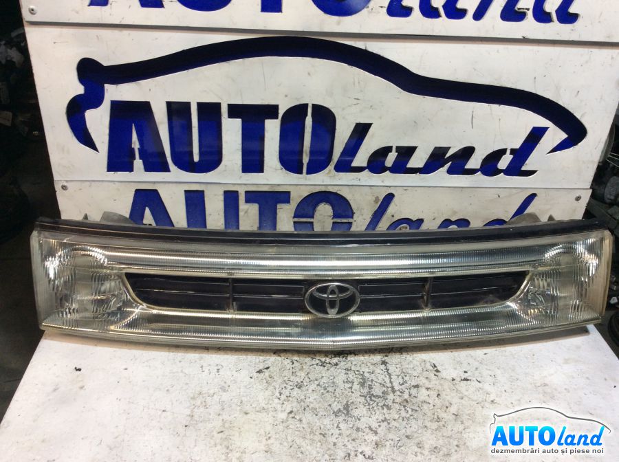Grila Intre Faruri TOYOTA ESTIMA 1990-1999