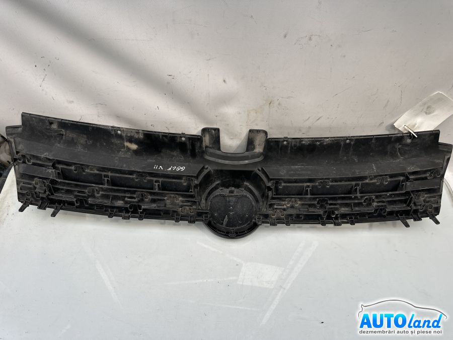 Grila Intre Faruri VOLKSWAGEN Golf VII Variant 2012-2017 Cod 5G0853653E 