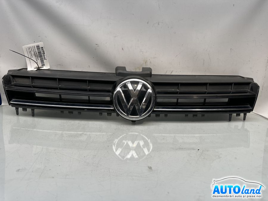 Grila Intre Faruri VOLKSWAGEN Golf VII Variant 2012-2017 Cod 5G0853653E 