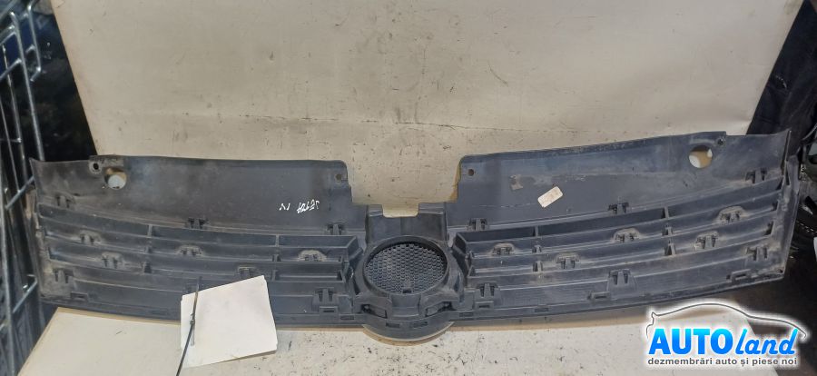 Grila Intre Faruri VOLKSWAGEN JETTA IV (162) 2010-2014 Cod 5C6853653 