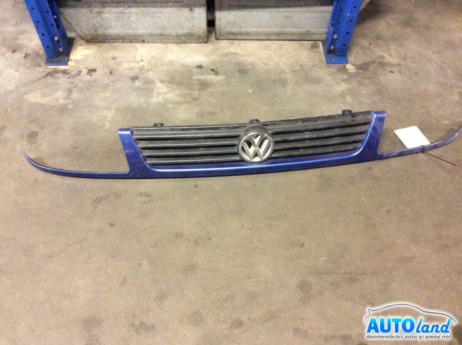 Grila Intre Faruri VOLKSWAGEN POLO Variant (6KV5) 1997-2001