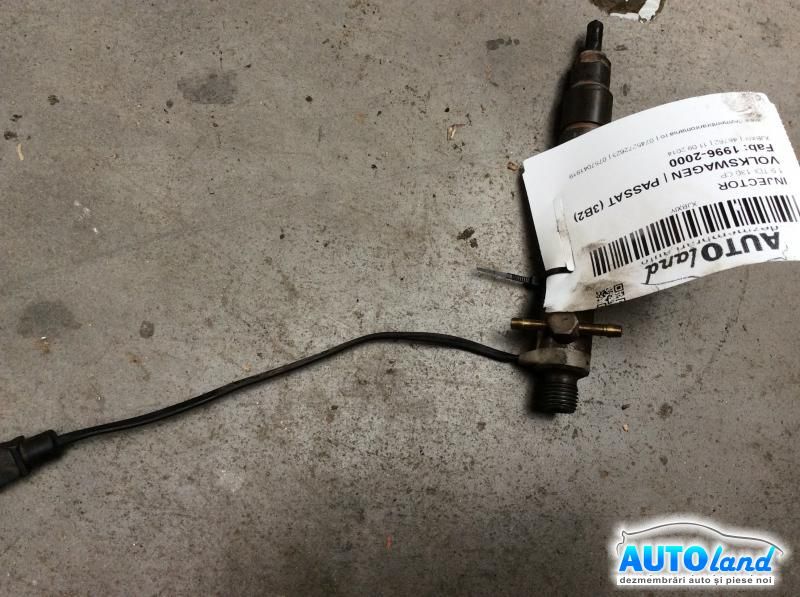 Injector VOLKSWAGEN PASSAT (3B2) 1996-2000 Cod 028130201J 