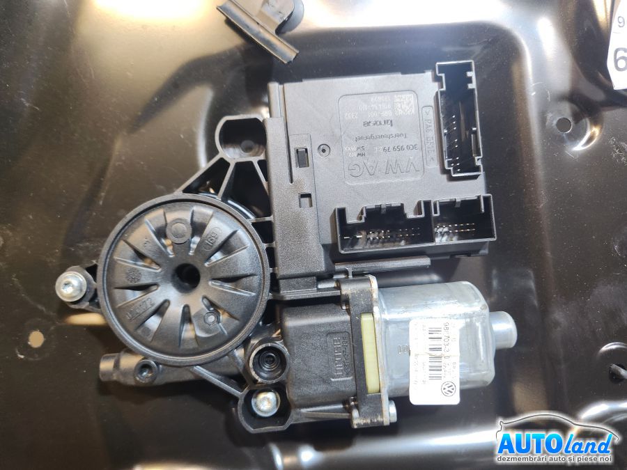 Macara Geam VOLKSWAGEN PASSAT (362) 2010-2025 Cod 3AA837755 