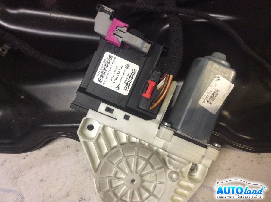 Macara geam VOLKSWAGEN PASSAT (3C2) 2005-2025 Cod 1K0959702K 