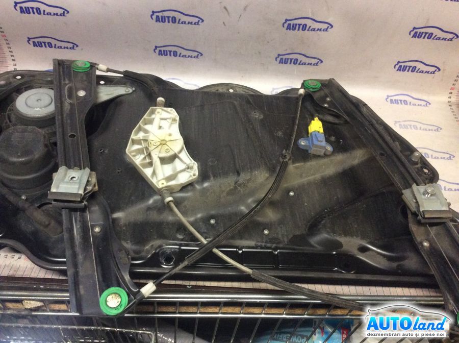 Macara geam VOLKSWAGEN PASSAT (3C2) 2005-2025 Cod 1K0959702K 
