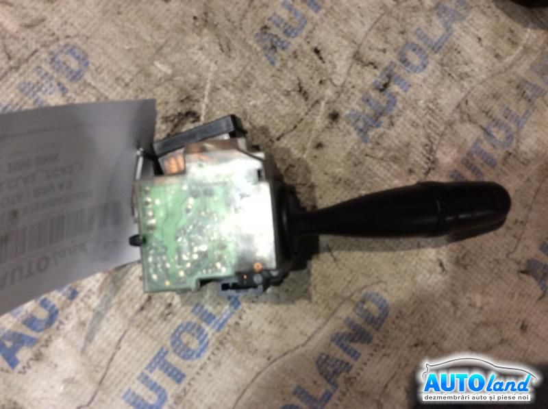 Maneta Stergatoare TOYOTA RAV 4 II (XA2,CLA2_,ZCA2_) 2000-2006 Cod 1A830173699 