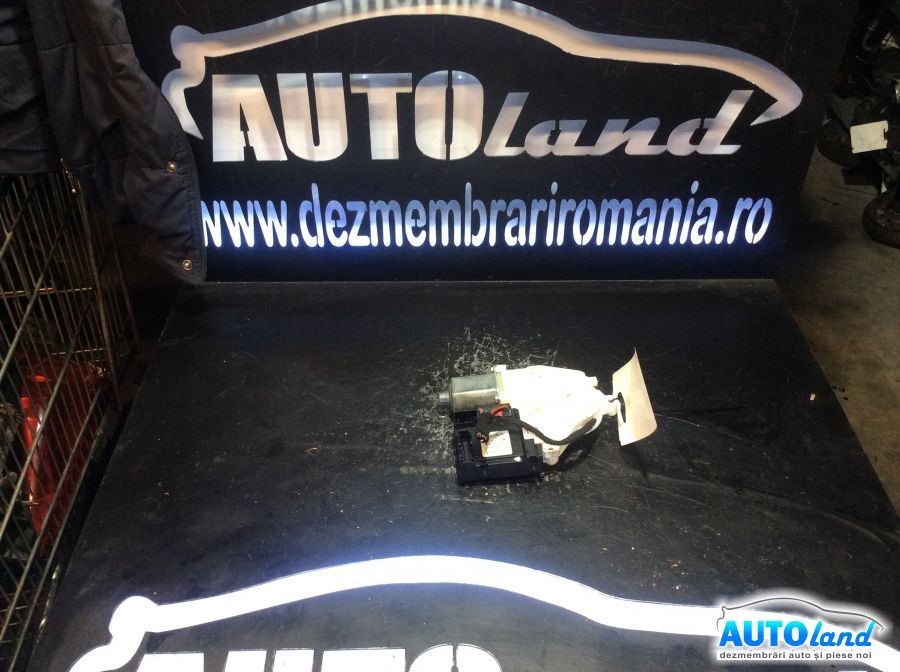 Motoras Macara AUDI A3 (8L1) 1996-2003 Cod 0130822205 