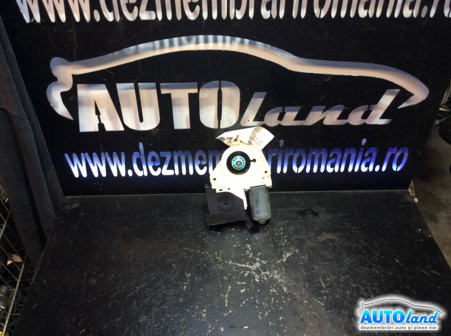 Motoras Macara VOLKSWAGEN GOLF V (1K1) 2003-2025 Cod 1K0959701P 