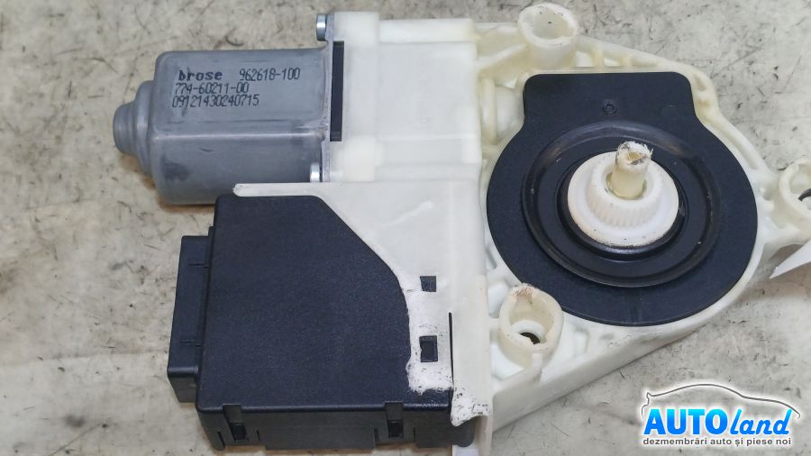 Motoras Macara VOLKSWAGEN PASSAT (3AA,B7) 2011-2025 Cod 3C0959794 