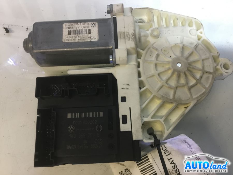 Motoras Macara VOLKSWAGEN PASSAT (3C2) 2005-2025 Cod 1K0959701K 
