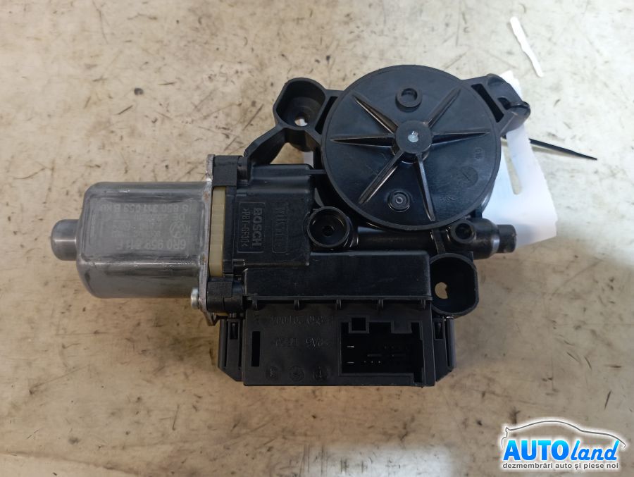 Motoras Macara VOLKSWAGEN POLO (6R_) 2009-2025 Cod 6R0959811F 