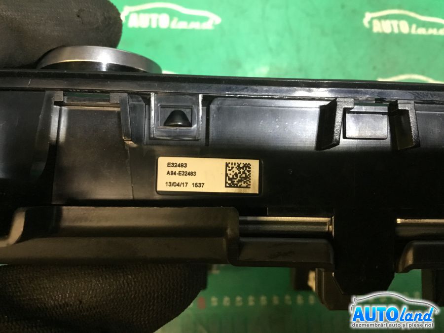 Navigatie RENAULT MEGANE IV 2016-2025 Cod 681833236R 