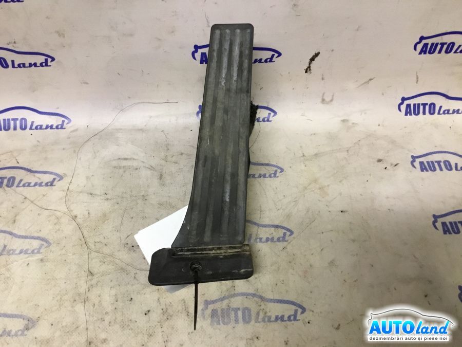 Pedala de Acceleratie