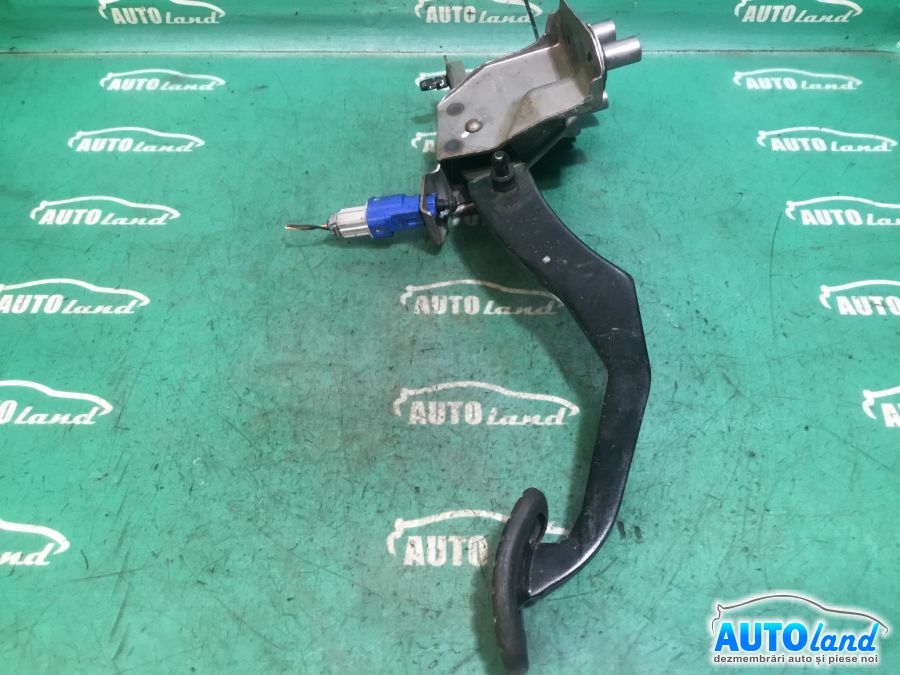 Pedala de Ambreiaj RENAULT CLIO III (BR0/1,CR0/1) 2005-2025 Cod 8200470040 