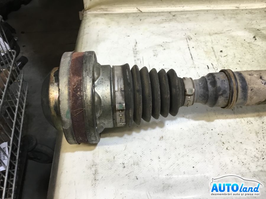 Planetara Dreapta VOLKSWAGEN SHARAN (7N) 2010-2025 Cod 7N0407764C 