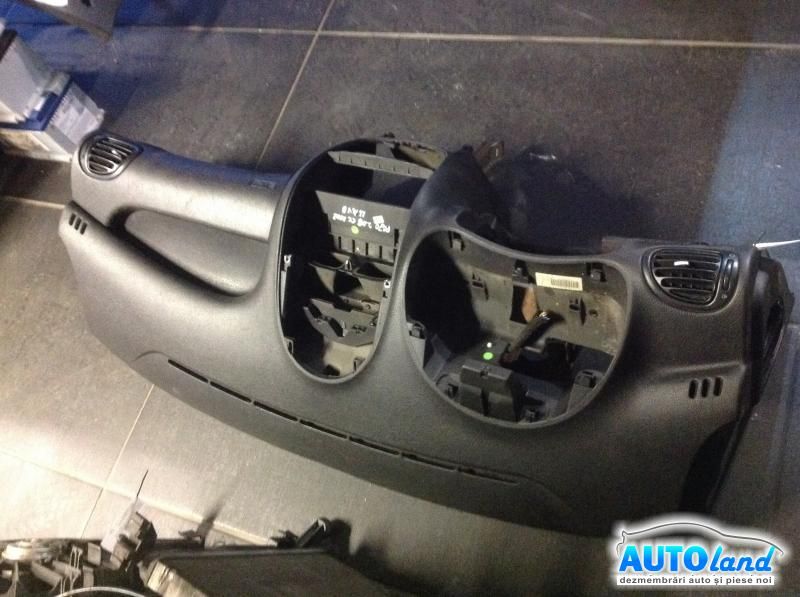 Plansa bord (Carcasa bord) PEUGEOT 206 CC (2D) 2000-2025