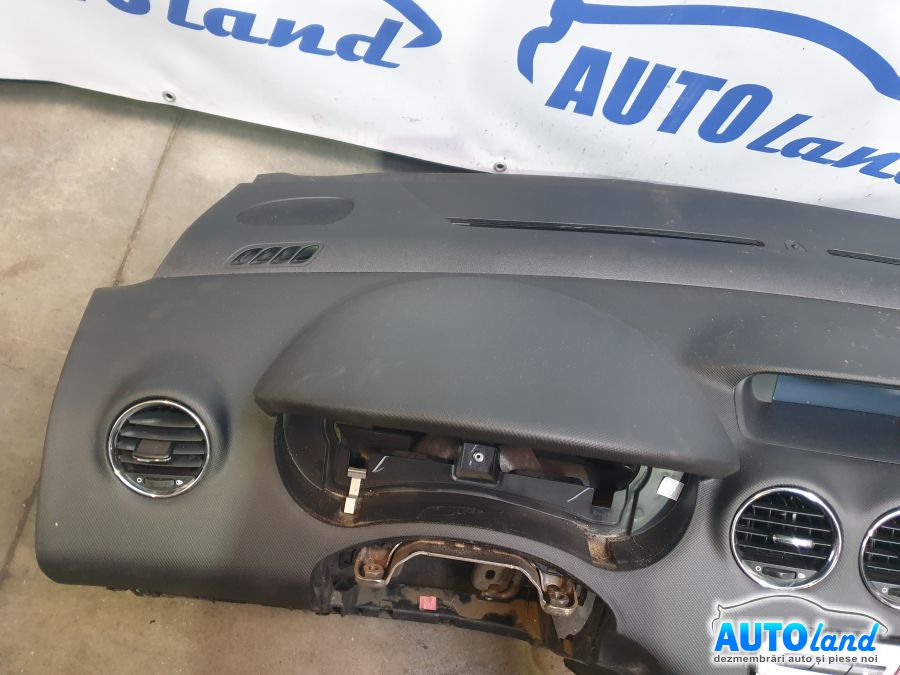 Plansa bord (Carcasa bord) PEUGEOT 308 (4A_,4C_) 2007-2025 Cod 9681466680 
