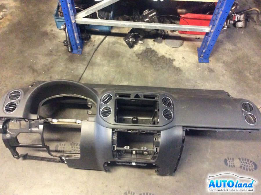 Plansa bord (Carcasa bord) VOLKSWAGEN GOLF VI PLUS 2008-2025