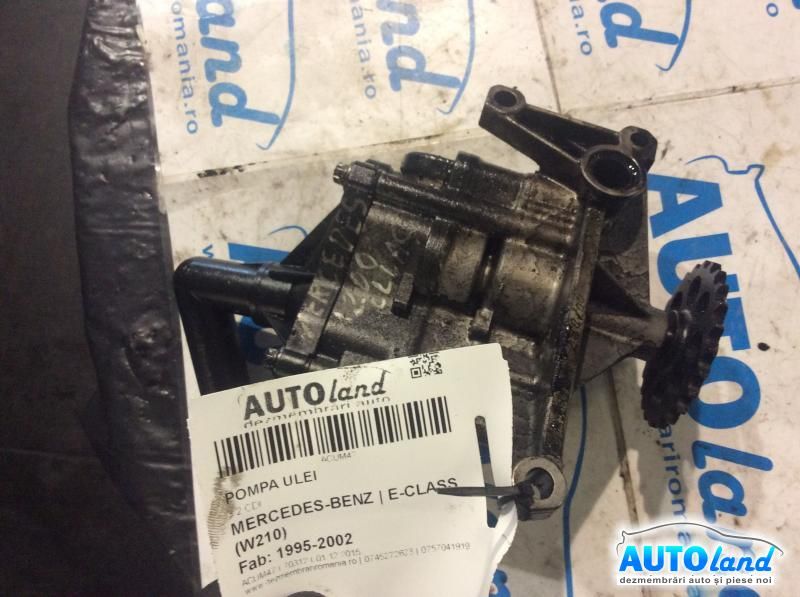 Pompa Ulei MERCEDES-BENZ E-CLASS (W210) 1995-2002 Cod 6061811001 