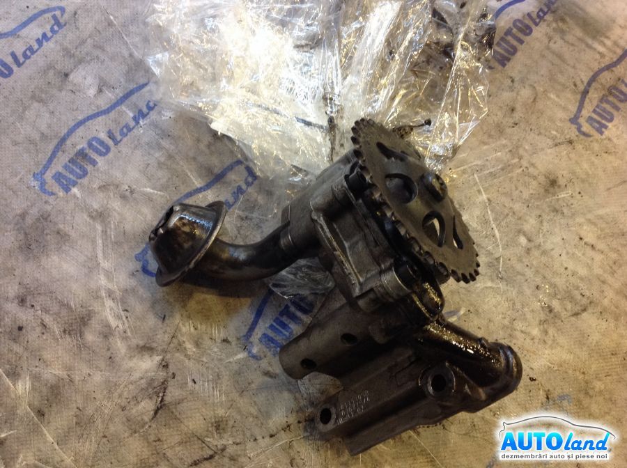 Pompa Ulei VOLKSWAGEN PASSAT (3B3) 2000-2005 Cod 06A115105B 