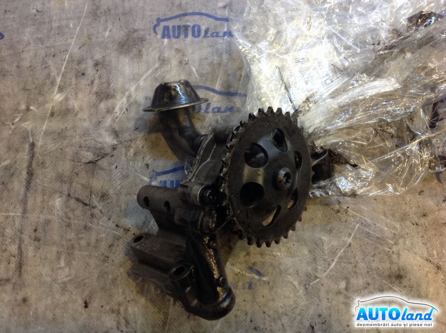 Pompa Ulei VOLKSWAGEN PASSAT (3B3) 2000-2005 Cod 06A115105B 