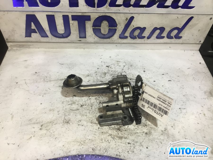 Pompa Ulei VOLKSWAGEN PASSAT (3B3) 2000-2005 Cod 06A115105B 