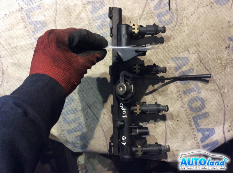 Rampa Injectoare VOLKSWAGEN LUPO (6X1,6E1) 1998-2005 Cod 020151071 