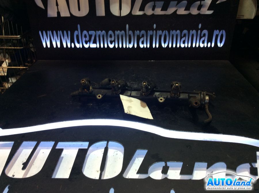 Rampa Injectoare VOLKSWAGEN POLO (6N1) 1994-1999 Cod 030133319L 