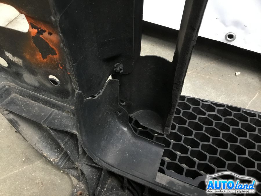 Trager Calandru Panou fata VOLKSWAGEN TOUAREG (7LA,7L6,7L7) 2002-2025