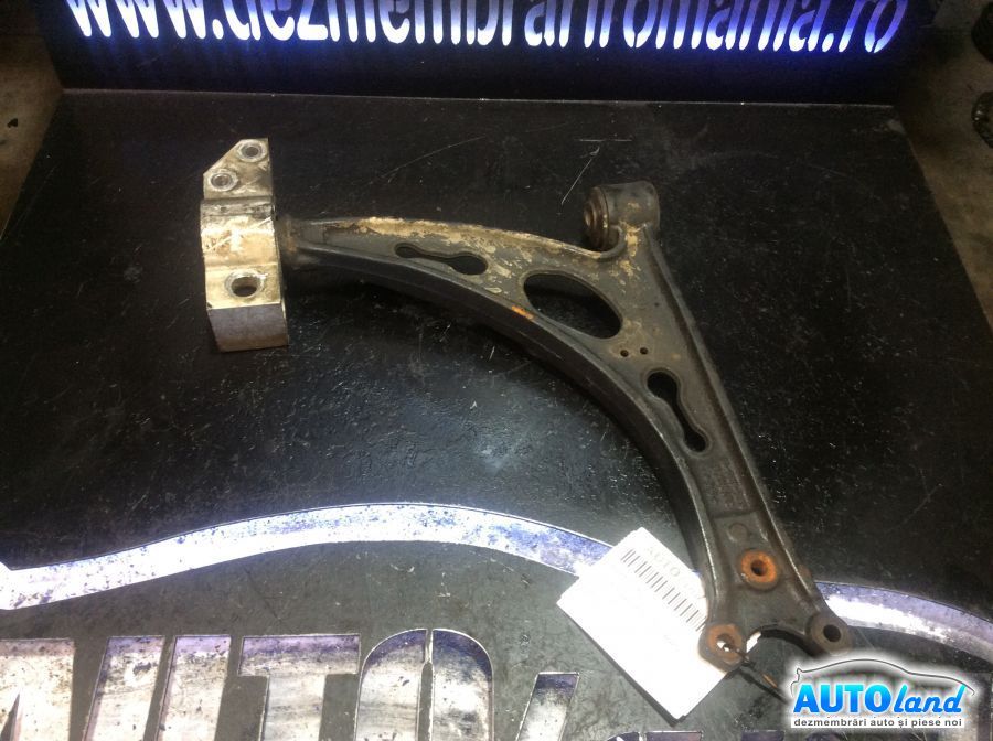 Trapez Dreapta VOLKSWAGEN TOURAN (1T1,1T2) 2003-2025 Cod 1K0407153G 