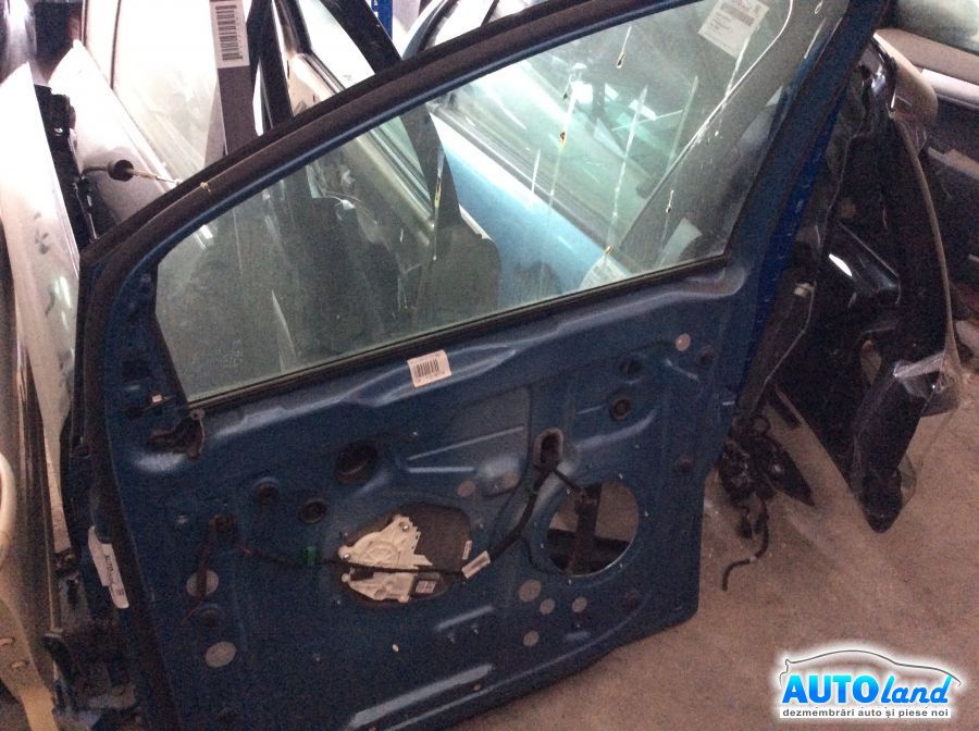 Usa fata Dreapta VOLKSWAGEN GOLF V PLUS (5M1) 2005-2025